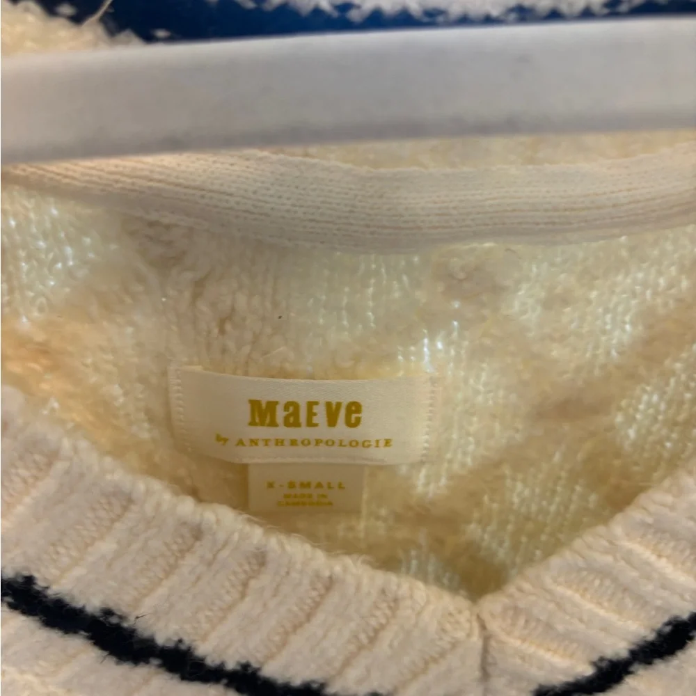 Maeve v-neck sweater - Picture 3 of 4
